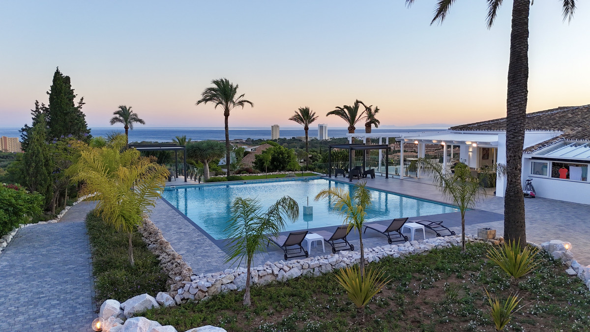 Se vende Villa - Chalet de 7 dormitorios en Costa Del Sol, Málaga, España