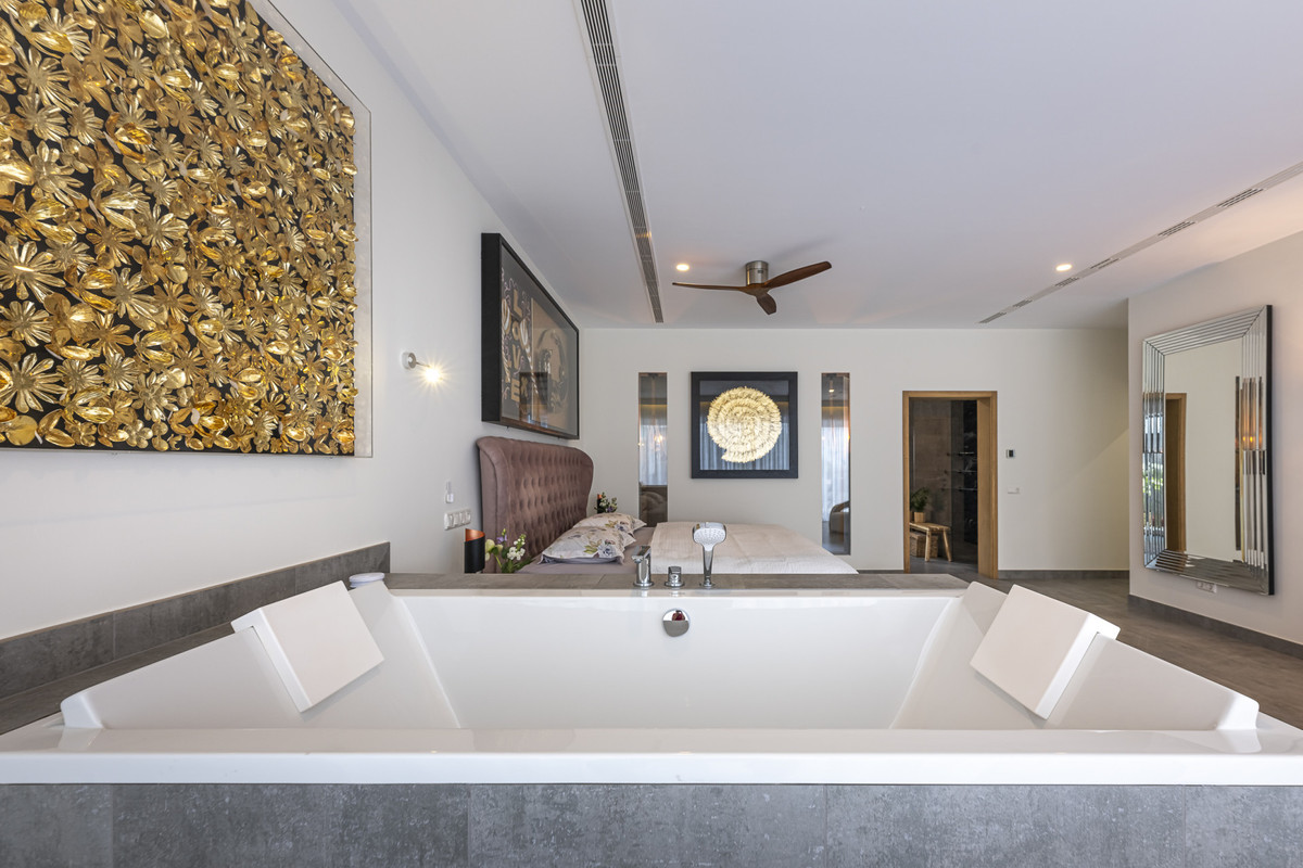Se vende Villa - Chalet de 7 dormitorios en Costa Del Sol, Málaga, España