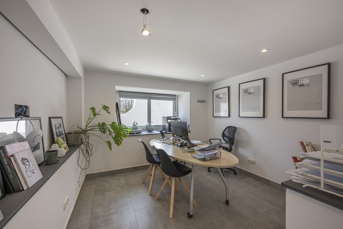 Se vende Villa - Chalet de 7 dormitorios en Costa Del Sol, Málaga, España