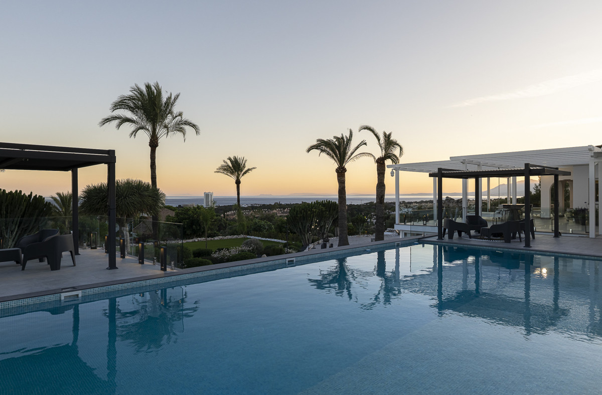 Se vende Villa - Chalet de 7 dormitorios en Costa Del Sol, Málaga, España