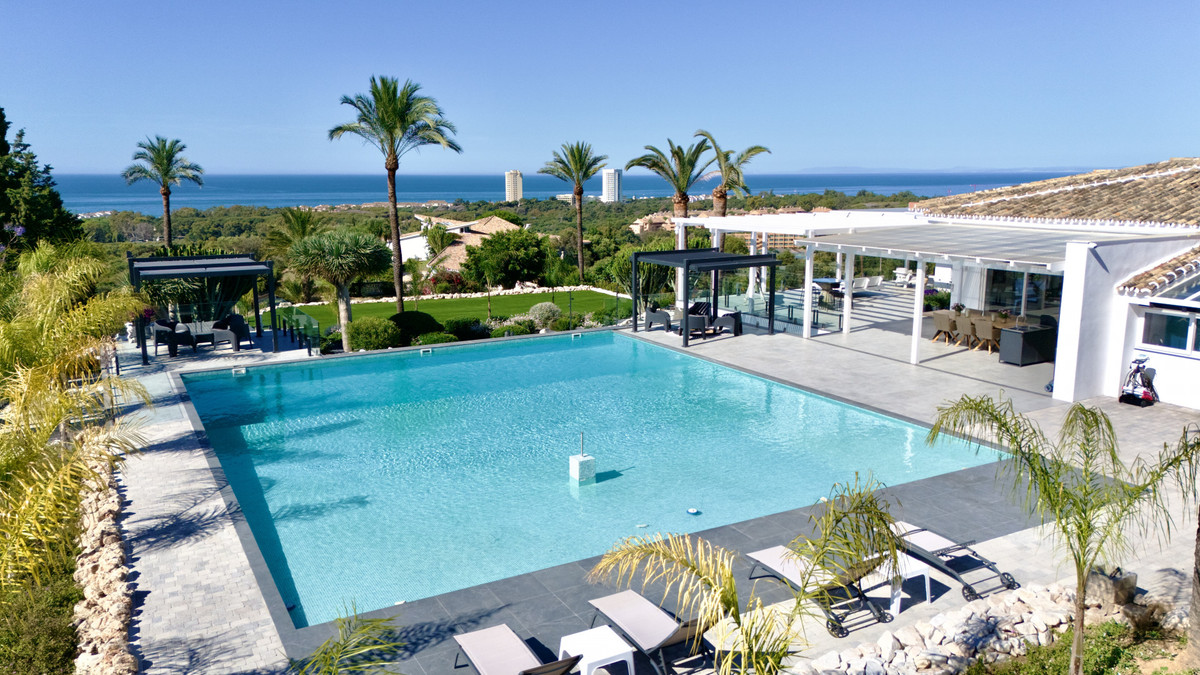 Se vende Villa - Chalet de 7 dormitorios en Costa Del Sol, Málaga, España