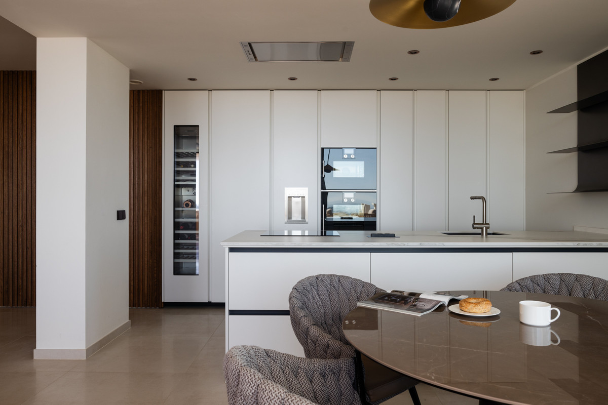 2 Bed Apartment for sale in Marbella Costa Del Sol, Málaga, Spain