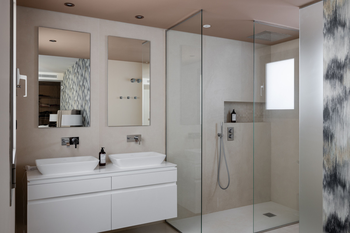 2 Bed Apartment for sale in Marbella Costa Del Sol, Málaga, Spain