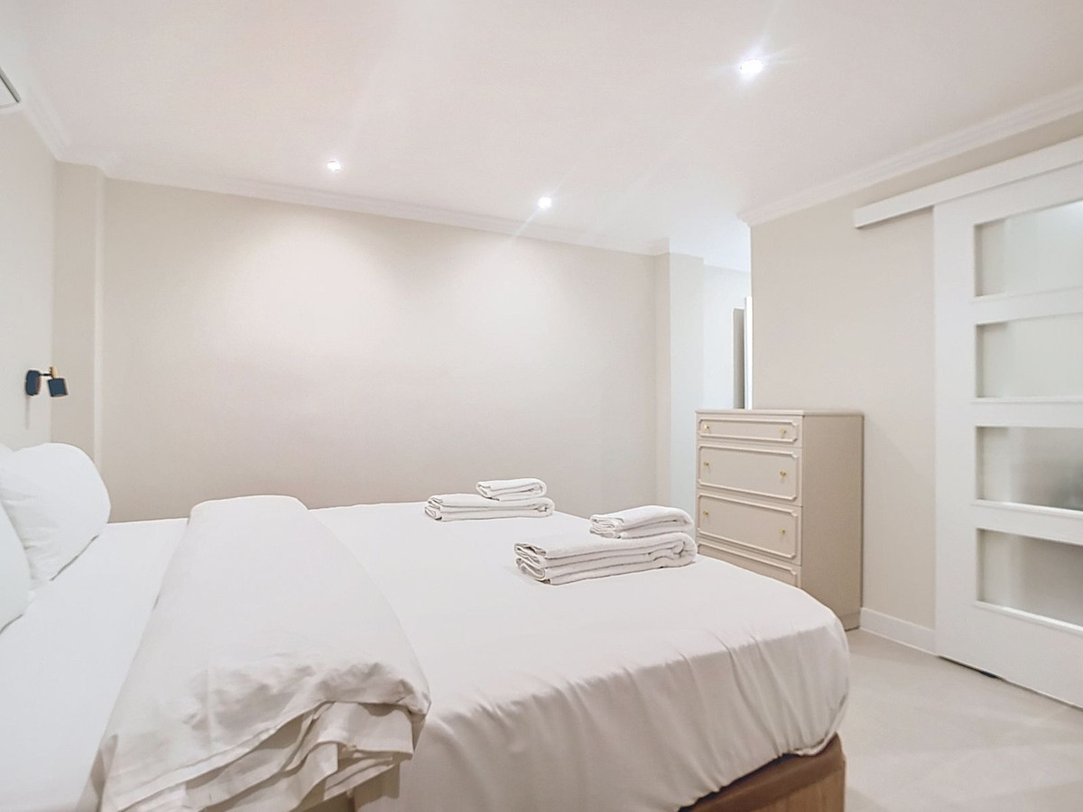 Se vende Apartamento Planta Media de 3 dormitorios en Costa Del Sol, Málaga, España