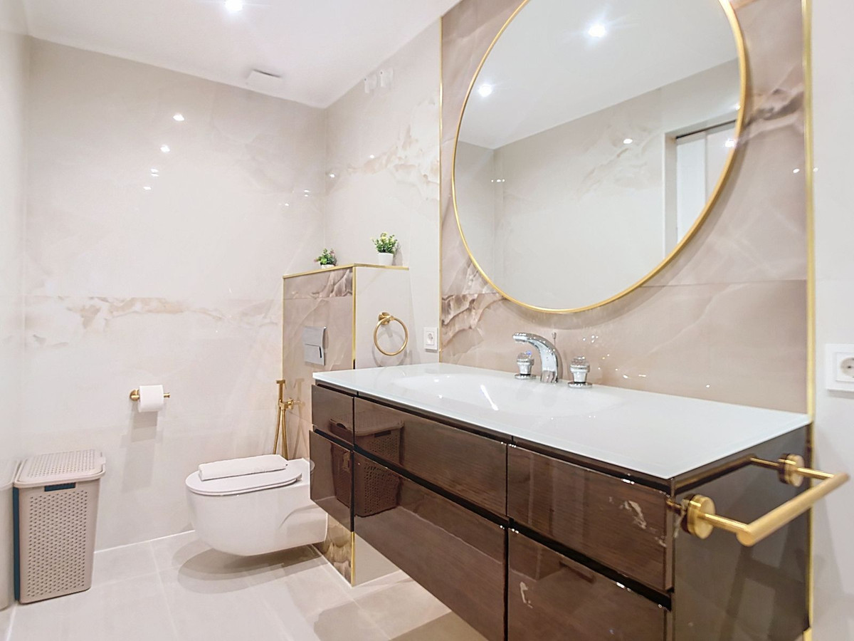 Se vende Apartamento Planta Media de 3 dormitorios en Costa Del Sol, Málaga, España