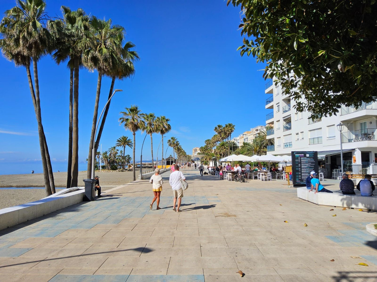 Se vende Apartamento Planta Media de 3 dormitorios en Costa Del Sol, Málaga, España