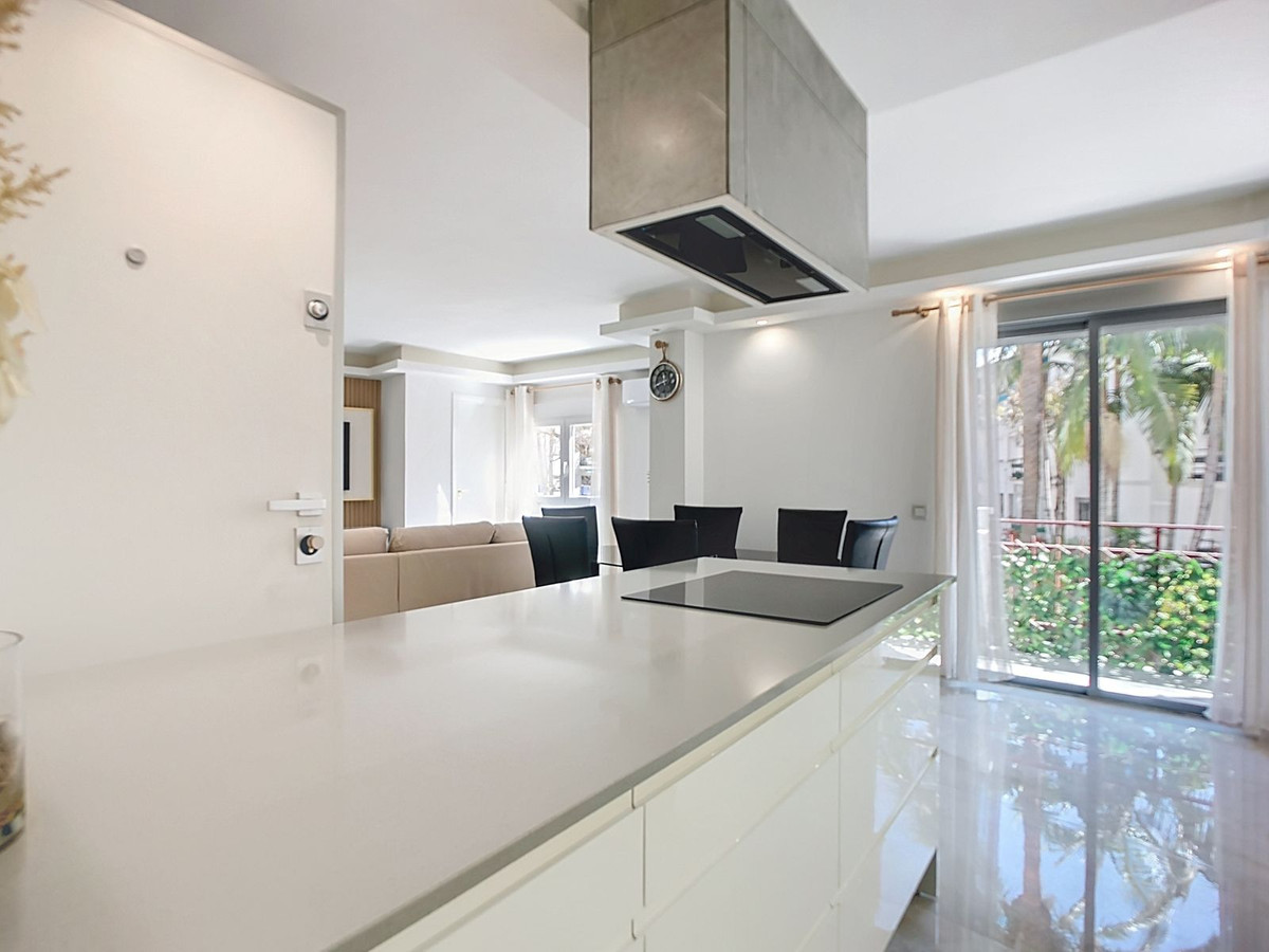 Se vende Apartamento Planta Media de 3 dormitorios en Costa Del Sol, Málaga, España