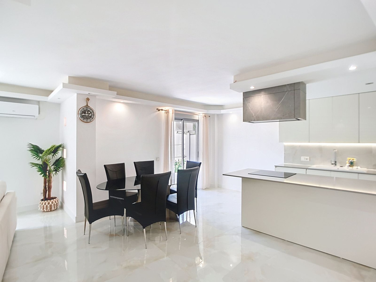 Se vende Apartamento Planta Media de 3 dormitorios en Costa Del Sol, Málaga, España