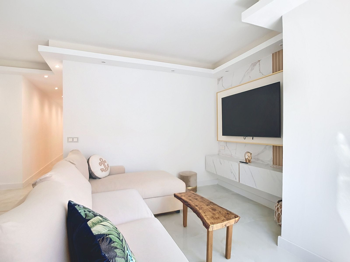 Se vende Apartamento Planta Media de 3 dormitorios en Costa Del Sol, Málaga, España