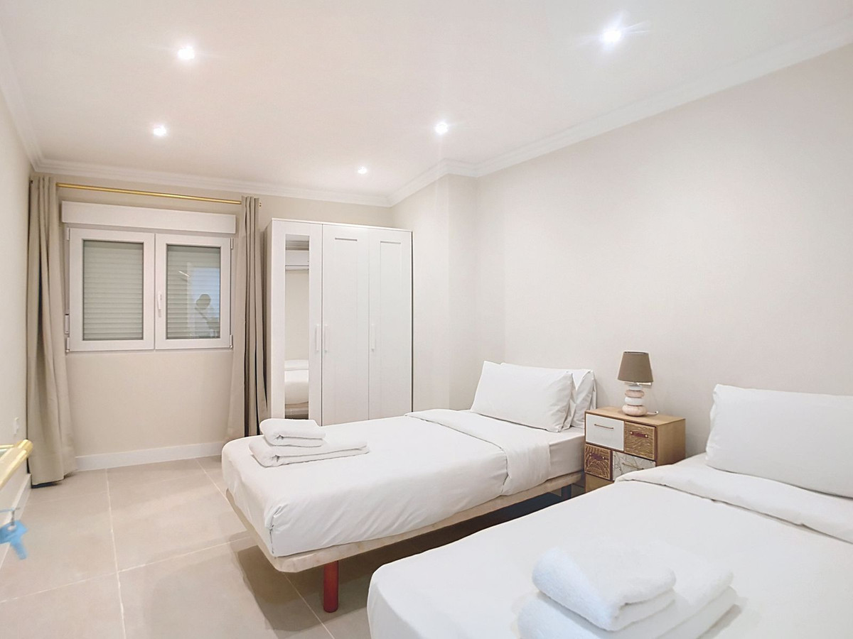 Se vende Apartamento Planta Media de 3 dormitorios en Costa Del Sol, Málaga, España