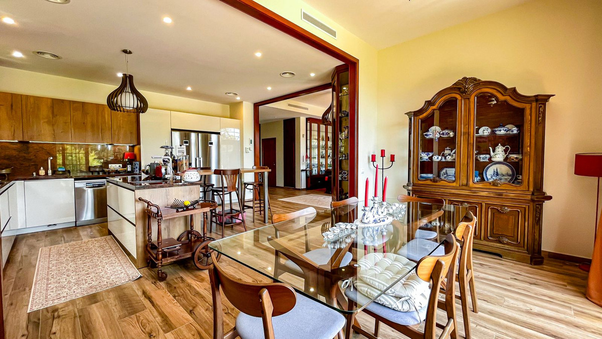 Se vende Villa - Chalet de 6 dormitorios en Costa Del Sol, Málaga, España