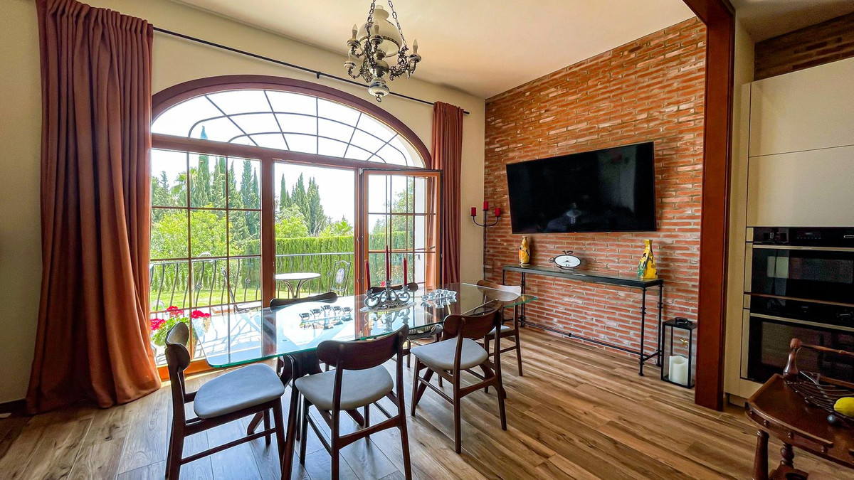 Se vende Villa - Chalet de 6 dormitorios en Costa Del Sol, Málaga, España