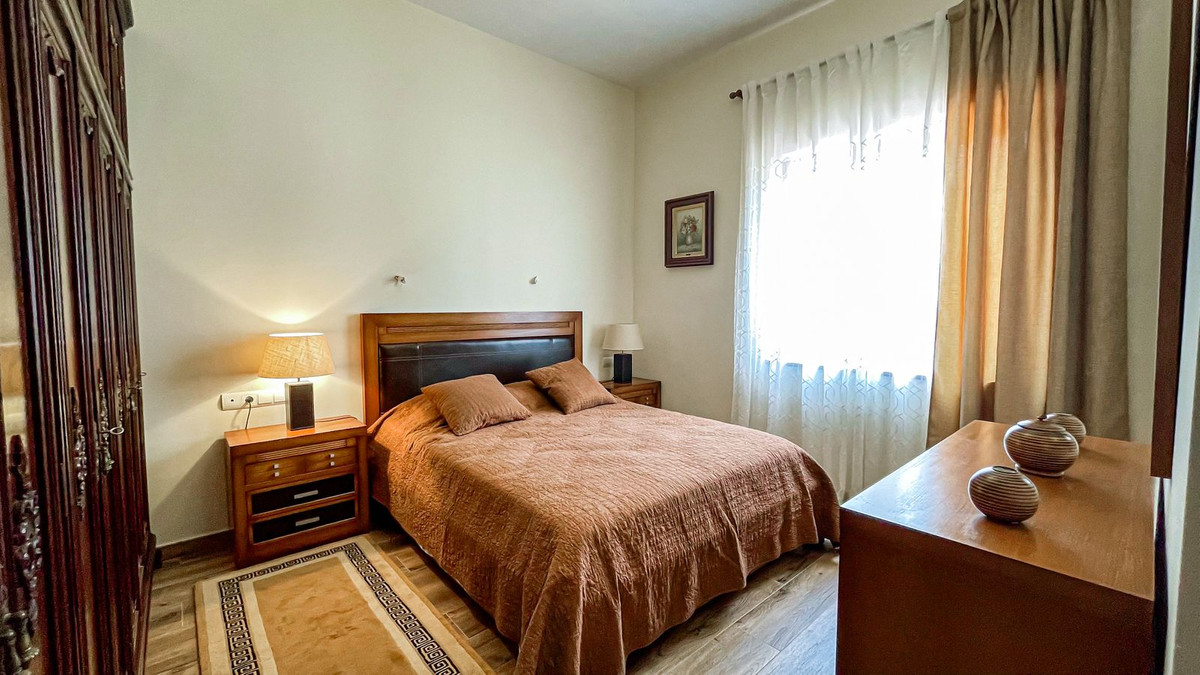 Se vende Villa - Chalet de 6 dormitorios en Costa Del Sol, Málaga, España