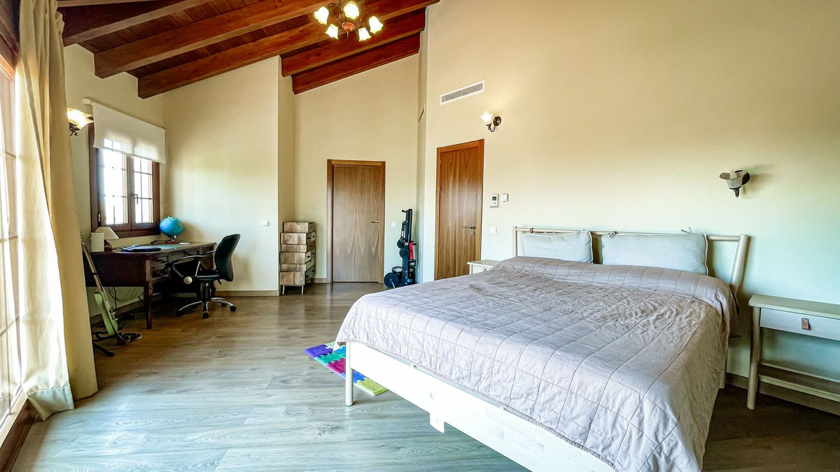 Se vende Villa - Chalet de 6 dormitorios en Costa Del Sol, Málaga, España