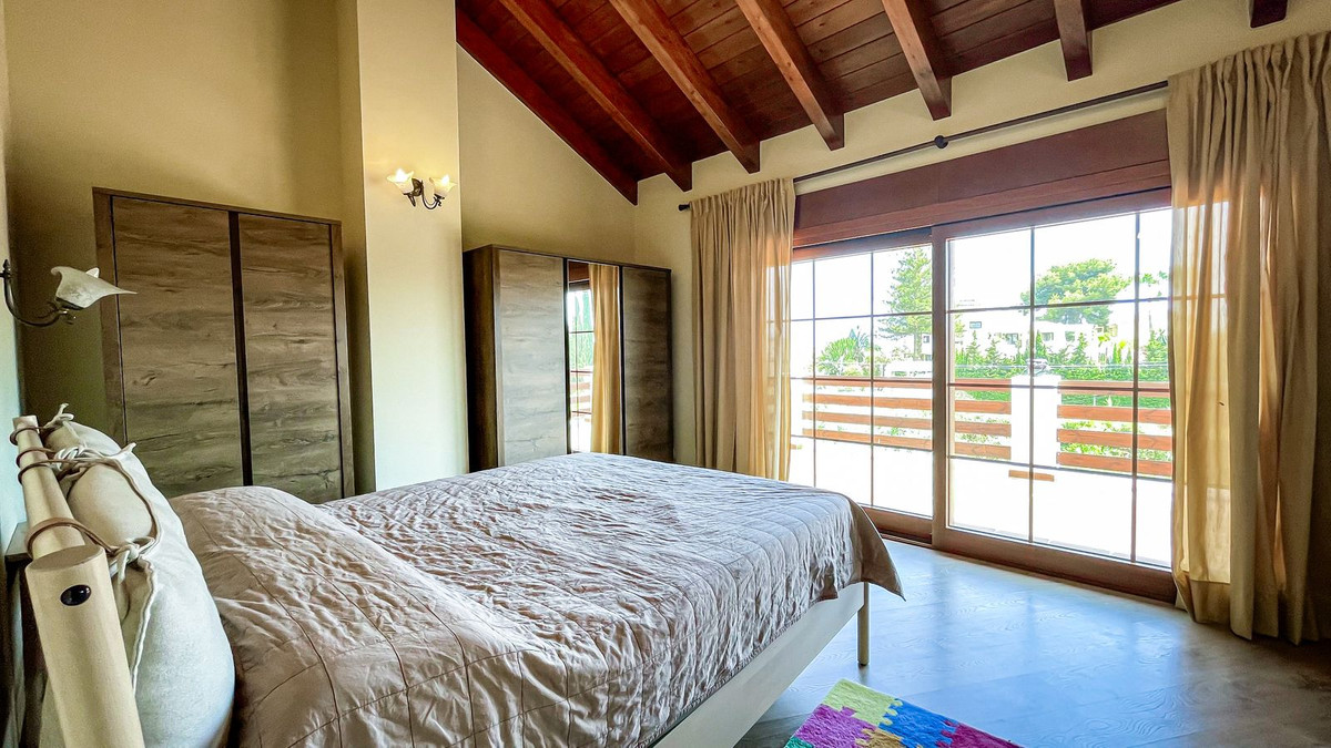 Se vende Villa - Chalet de 6 dormitorios en Costa Del Sol, Málaga, España