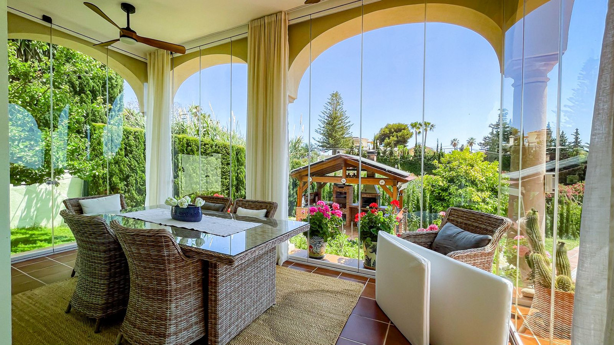 Se vende Villa - Chalet de 6 dormitorios en Costa Del Sol, Málaga, España