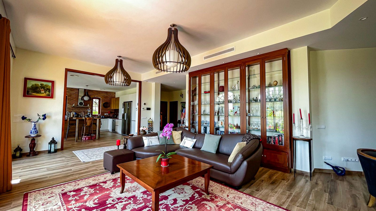 Se vende Villa - Chalet de 6 dormitorios en Costa Del Sol, Málaga, España