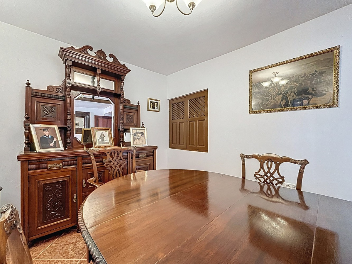 Se vende Pareada de 5 dormitorios en Costa Del Sol East, Málaga, España