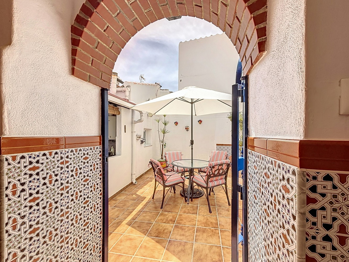 Se vende Pareada de 5 dormitorios en Costa Del Sol East, Málaga, España