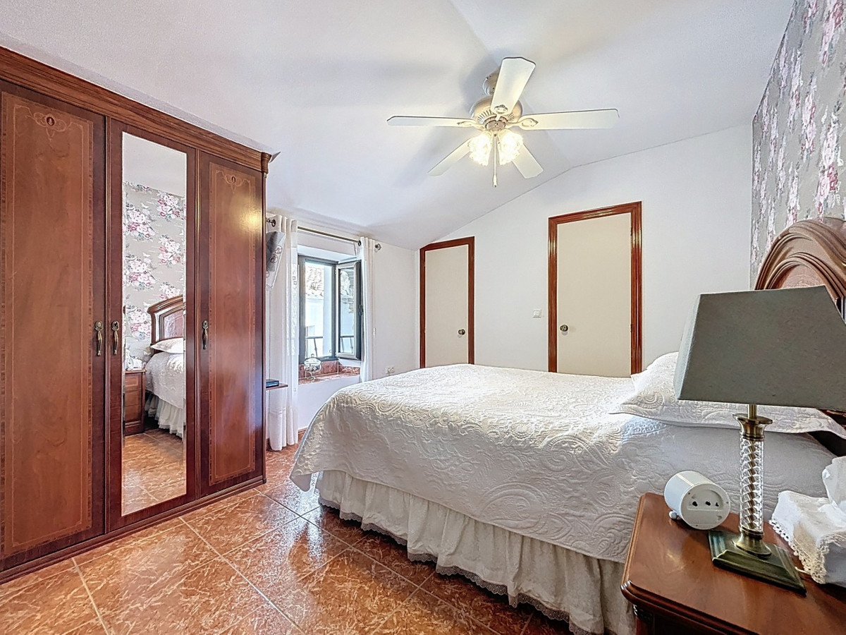 Se vende Pareada de 5 dormitorios en Costa Del Sol East, Málaga, España