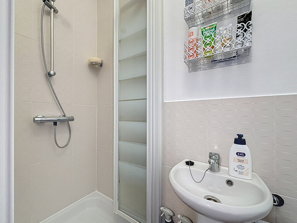 Se vende Pareada de 5 dormitorios en Costa Del Sol East, Málaga, España