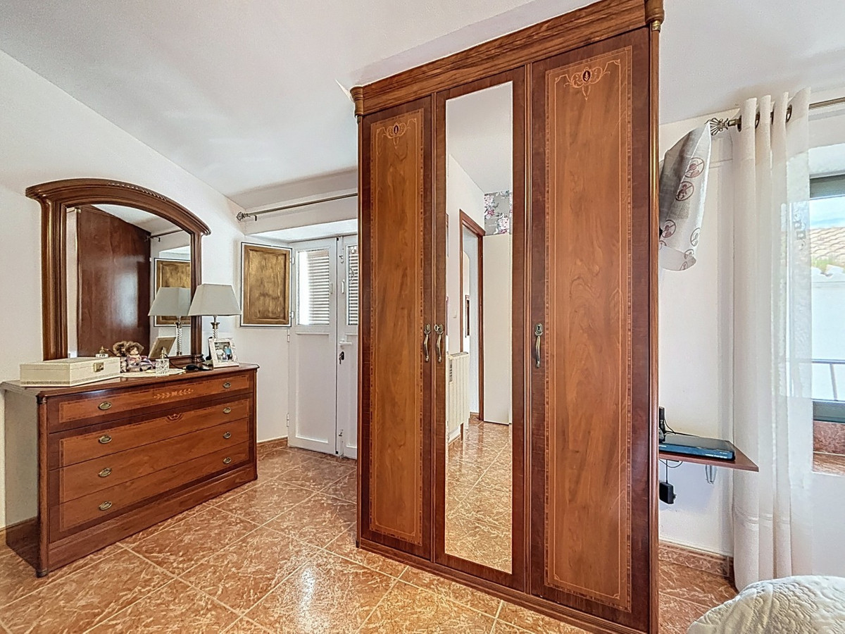 Se vende Pareada de 5 dormitorios en Costa Del Sol East, Málaga, España