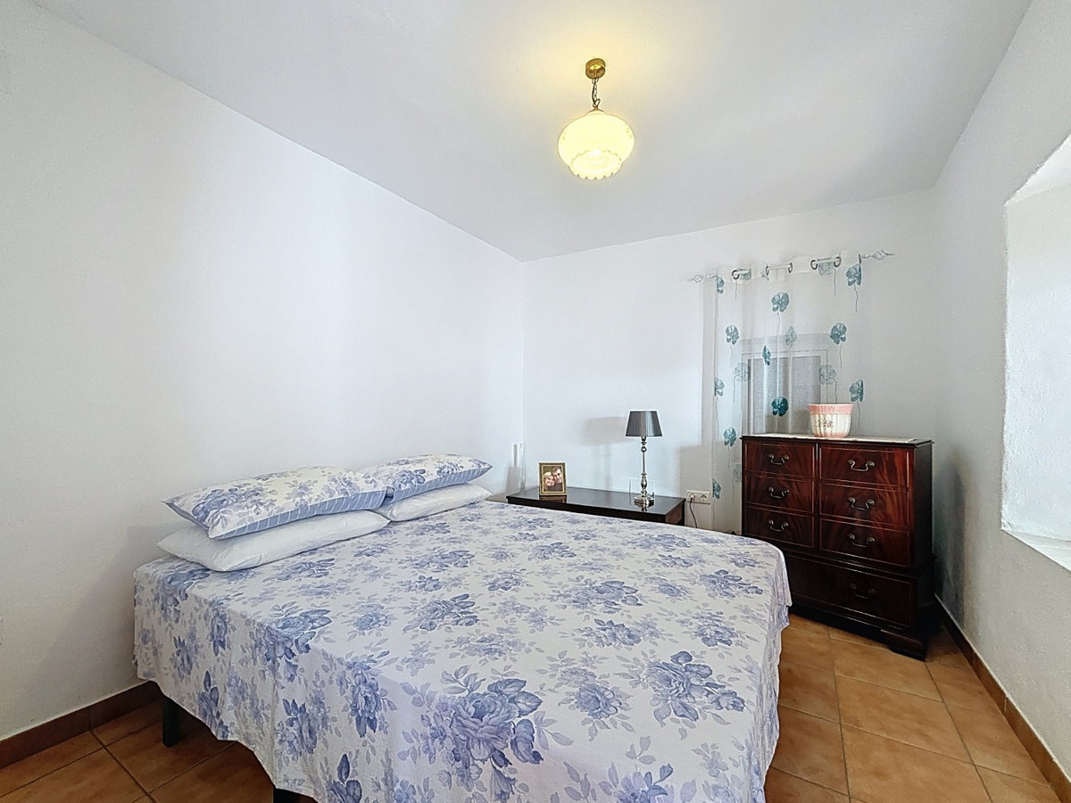 Se vende Pareada de 5 dormitorios en Costa Del Sol East, Málaga, España