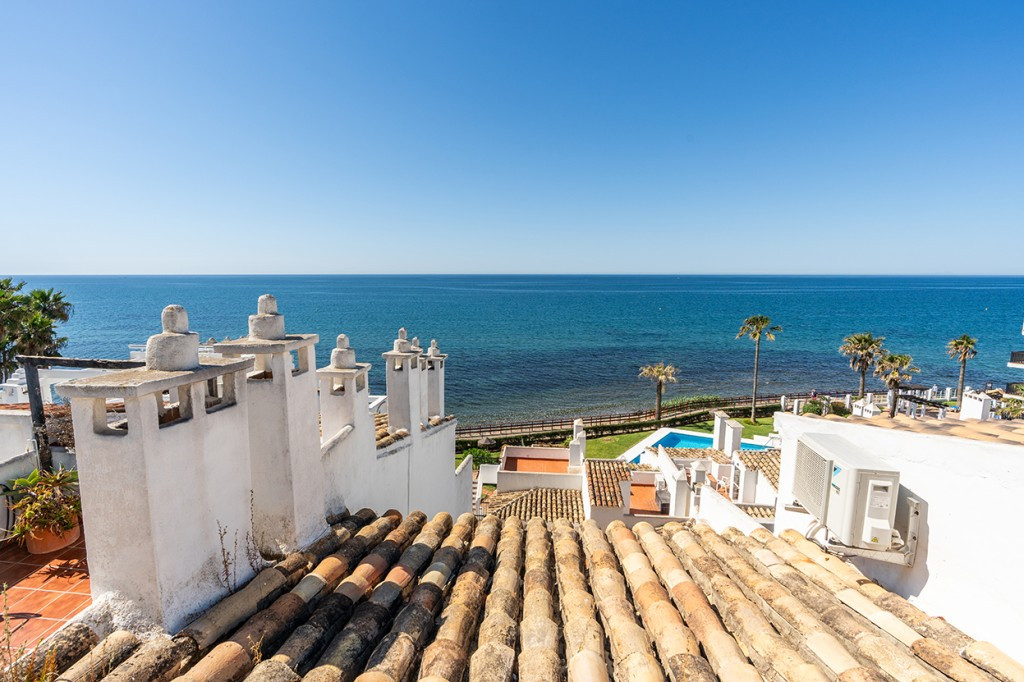 2 Bed Apartment for sale in Calahonda Costa Del Sol, Málaga, Spain