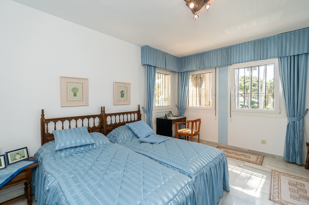 2 Bed Apartment for sale in Calahonda Costa Del Sol, Málaga, Spain