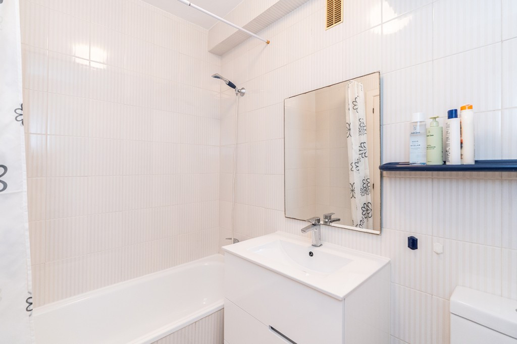 2 Bed Apartment for sale in Calahonda Costa Del Sol, Málaga, Spain
