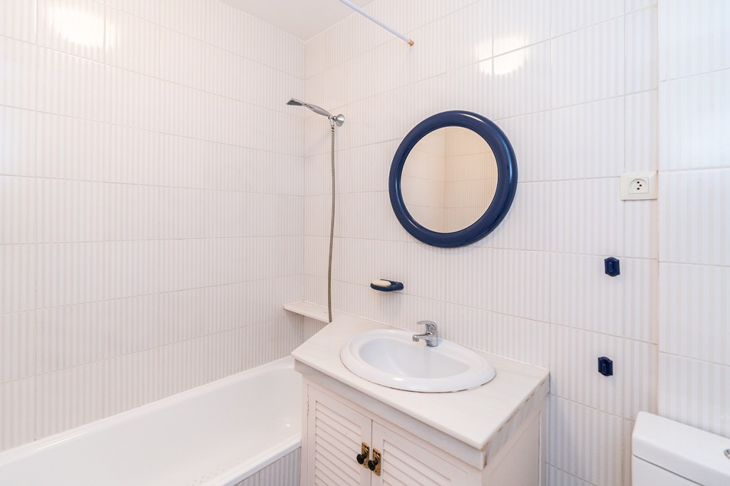 2 Bed Apartment for sale in Calahonda Costa Del Sol, Málaga, Spain
