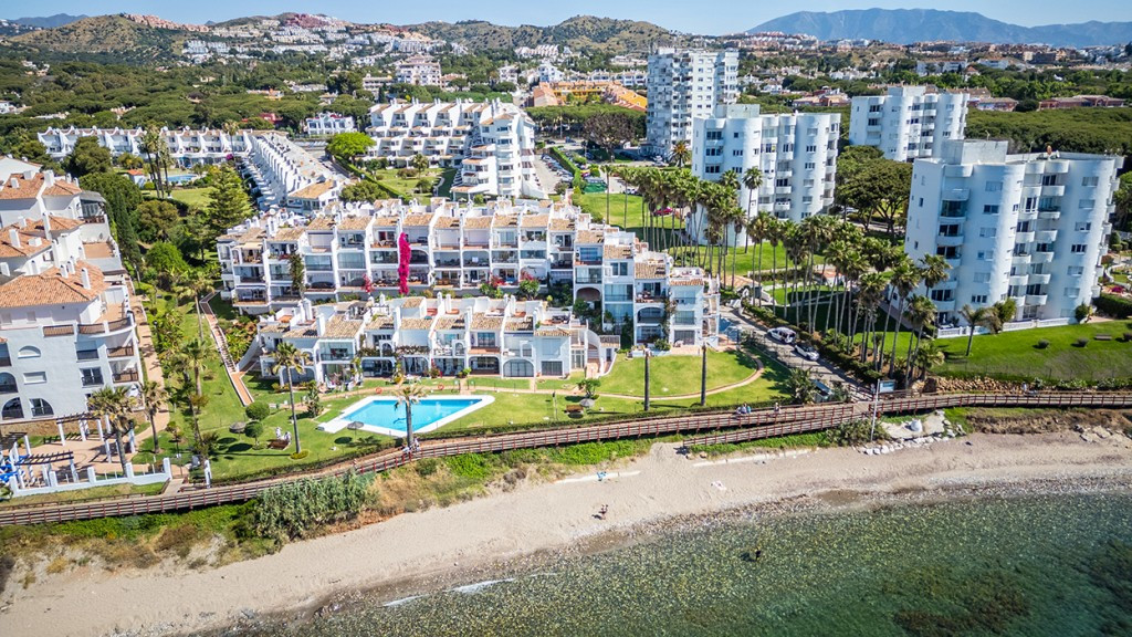 2 Bed Apartment for sale in Calahonda Costa Del Sol, Málaga, Spain