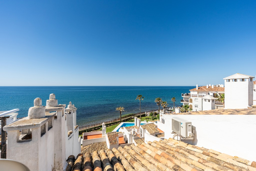 2 Bed Apartment for sale in Calahonda Costa Del Sol, Málaga, Spain