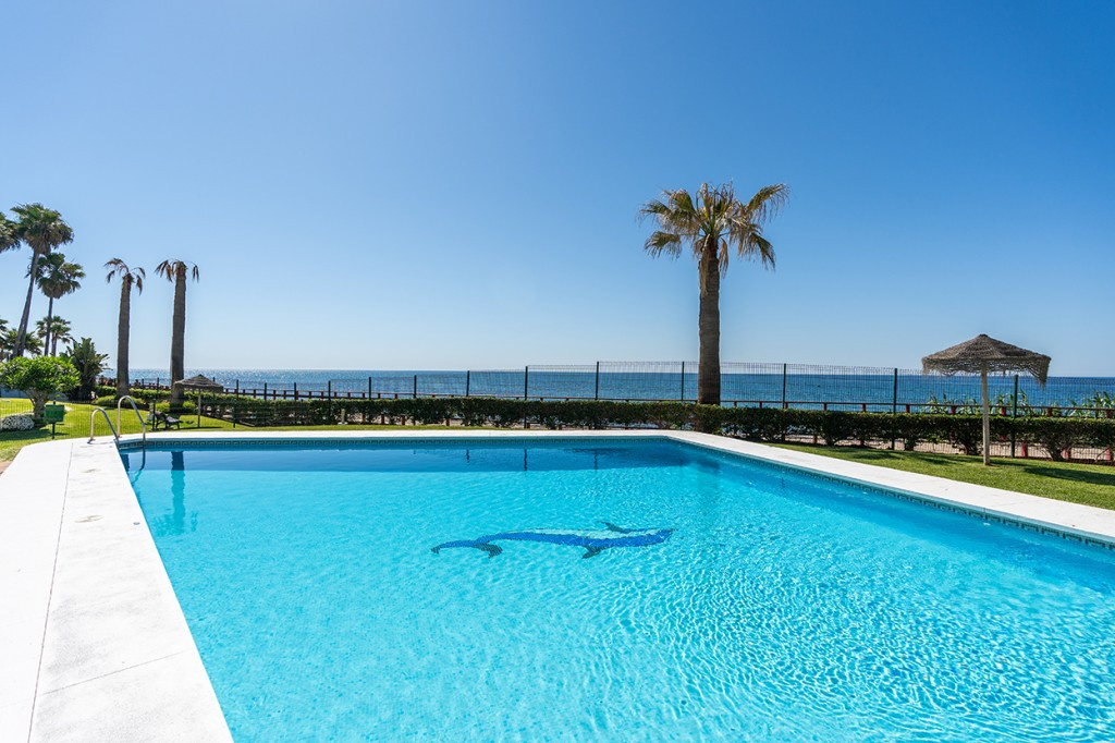 2 Bed Apartment for sale in Calahonda Costa Del Sol, Málaga, Spain