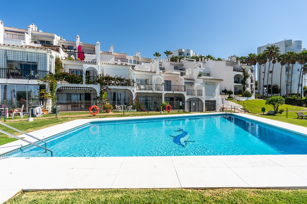 2 Bed Apartment for sale in Calahonda Costa Del Sol, Málaga, Spain