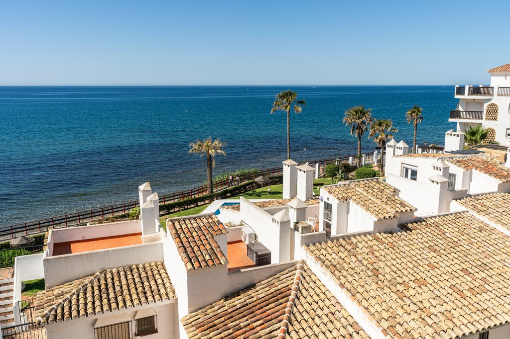 2 Bed Apartment for sale in Calahonda Costa Del Sol, Málaga, Spain