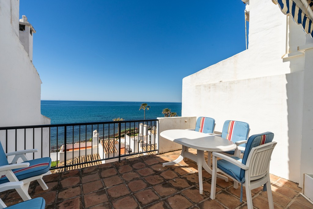 2 Bed Apartment for sale in Calahonda Costa Del Sol, Málaga, Spain