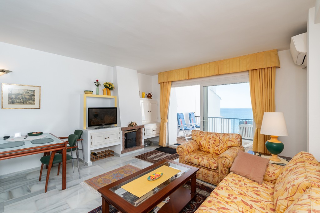 2 Bed Apartment for sale in Calahonda Costa Del Sol, Málaga, Spain