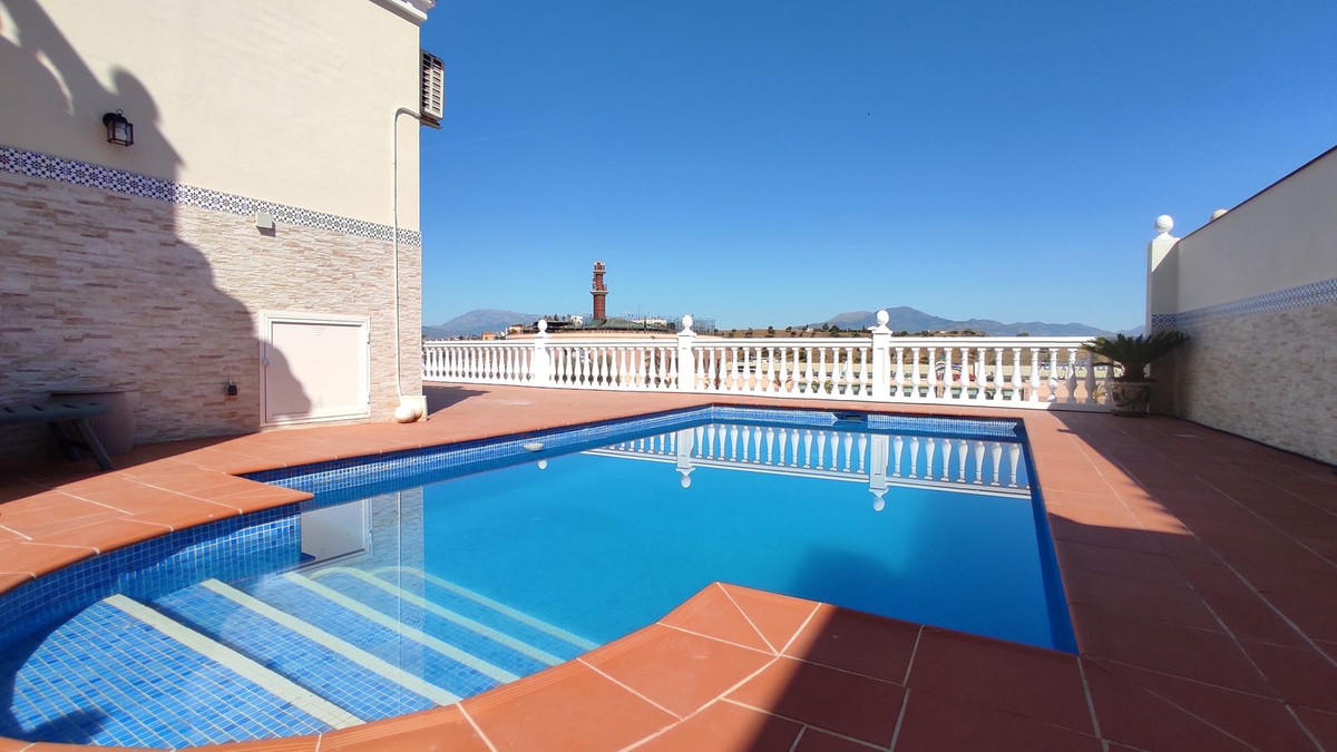 Se vende Villa - Chalet de 3 dormitorios en Costa Del Sol, Málaga, España