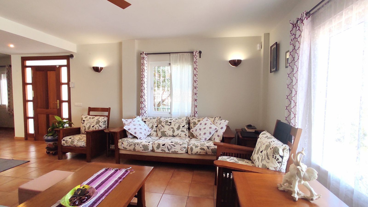 Se vende Villa - Chalet de 3 dormitorios en Costa Del Sol, Málaga, España