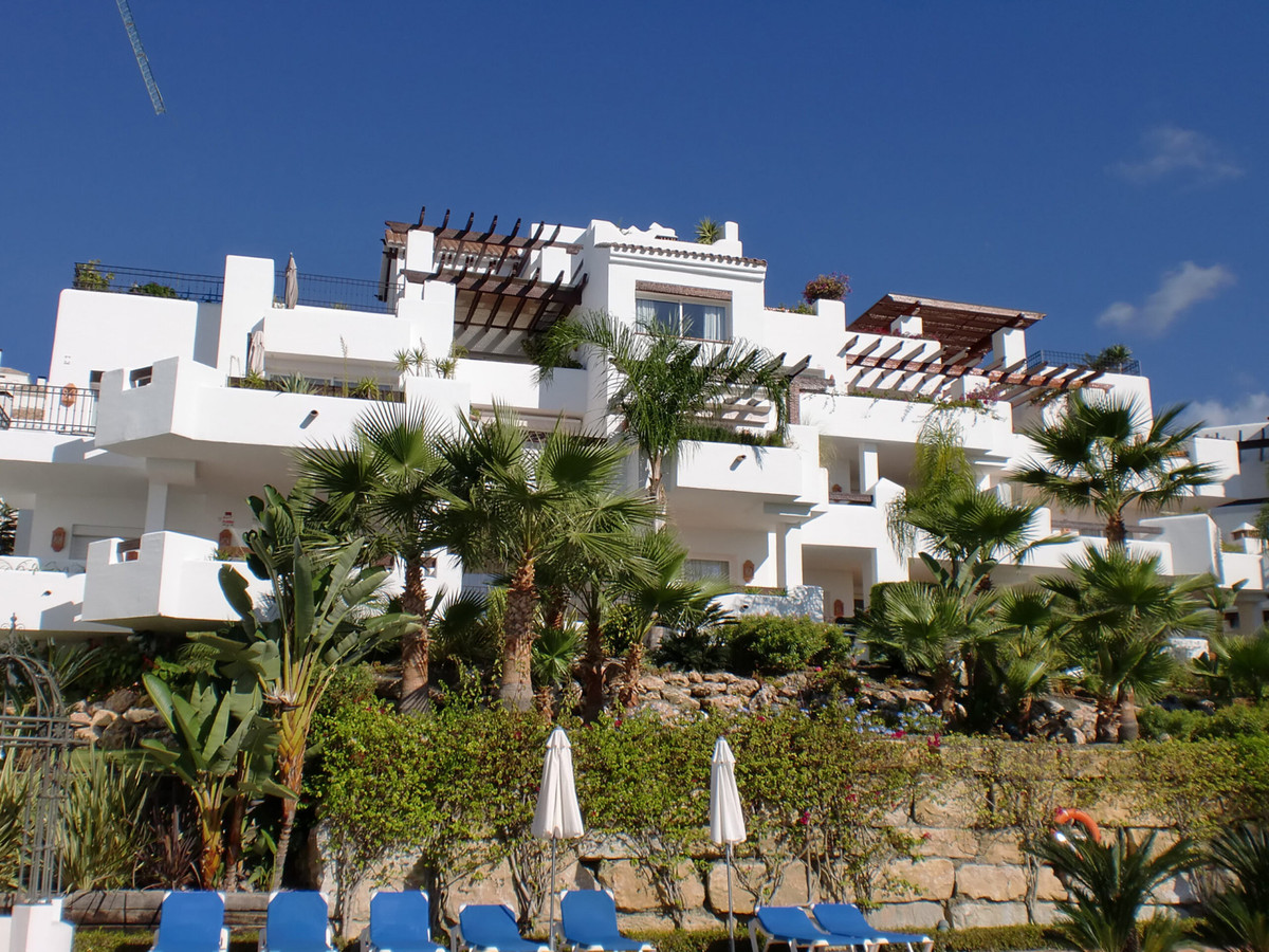 3 Bed Apartment for sale in Nueva Andalucía Costa Del Sol, Málaga, Spain
