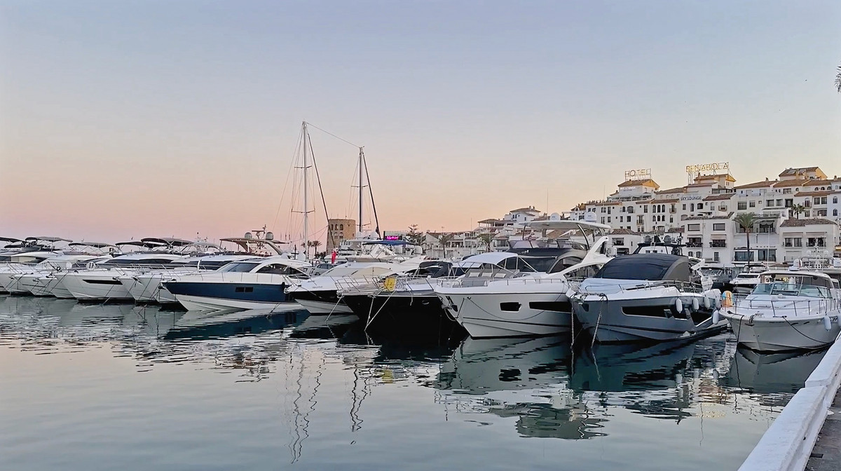 3 Bed Apartment for sale in Nueva Andalucía Costa Del Sol, Málaga, Spain