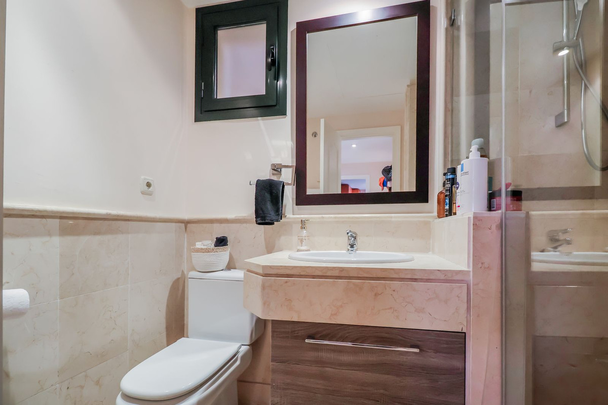 2 Bed Apartment for sale in Benahavís Costa Del Sol, Málaga, Spain