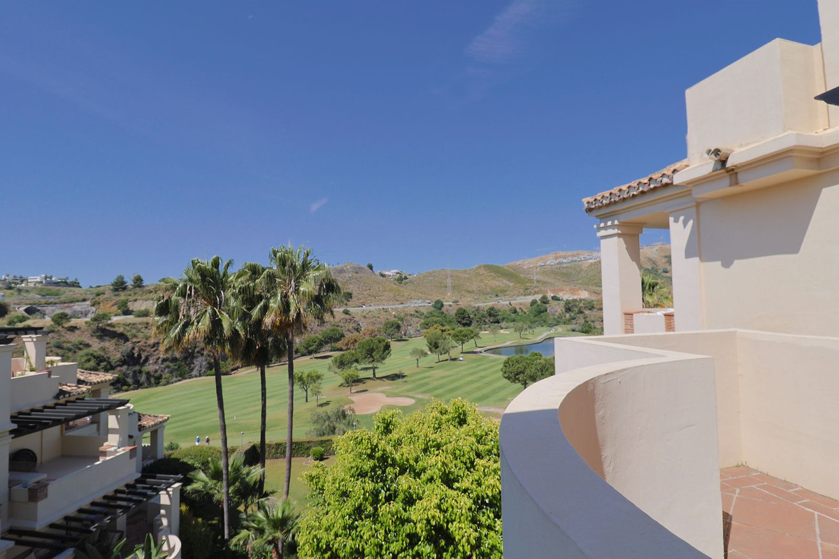 2 Bed Apartment for sale in Benahavís Costa Del Sol, Málaga, Spain
