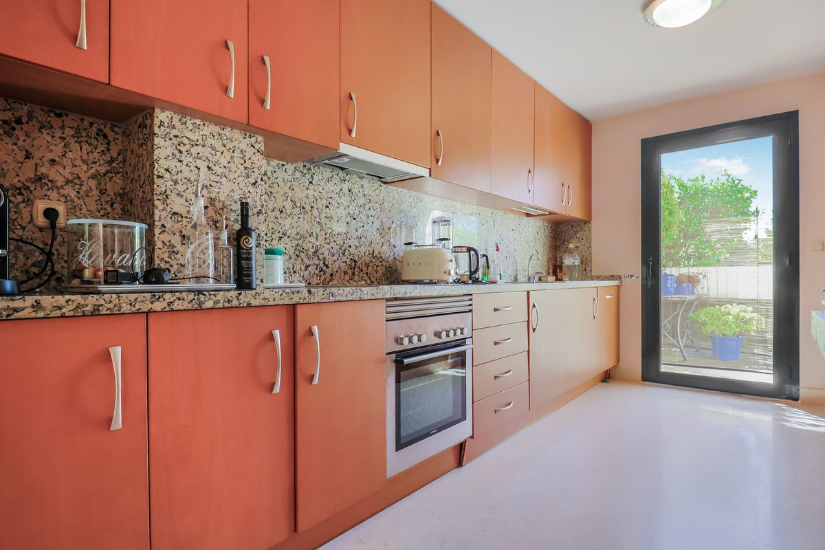 2 Bed Apartment for sale in Benahavís Costa Del Sol, Málaga, Spain