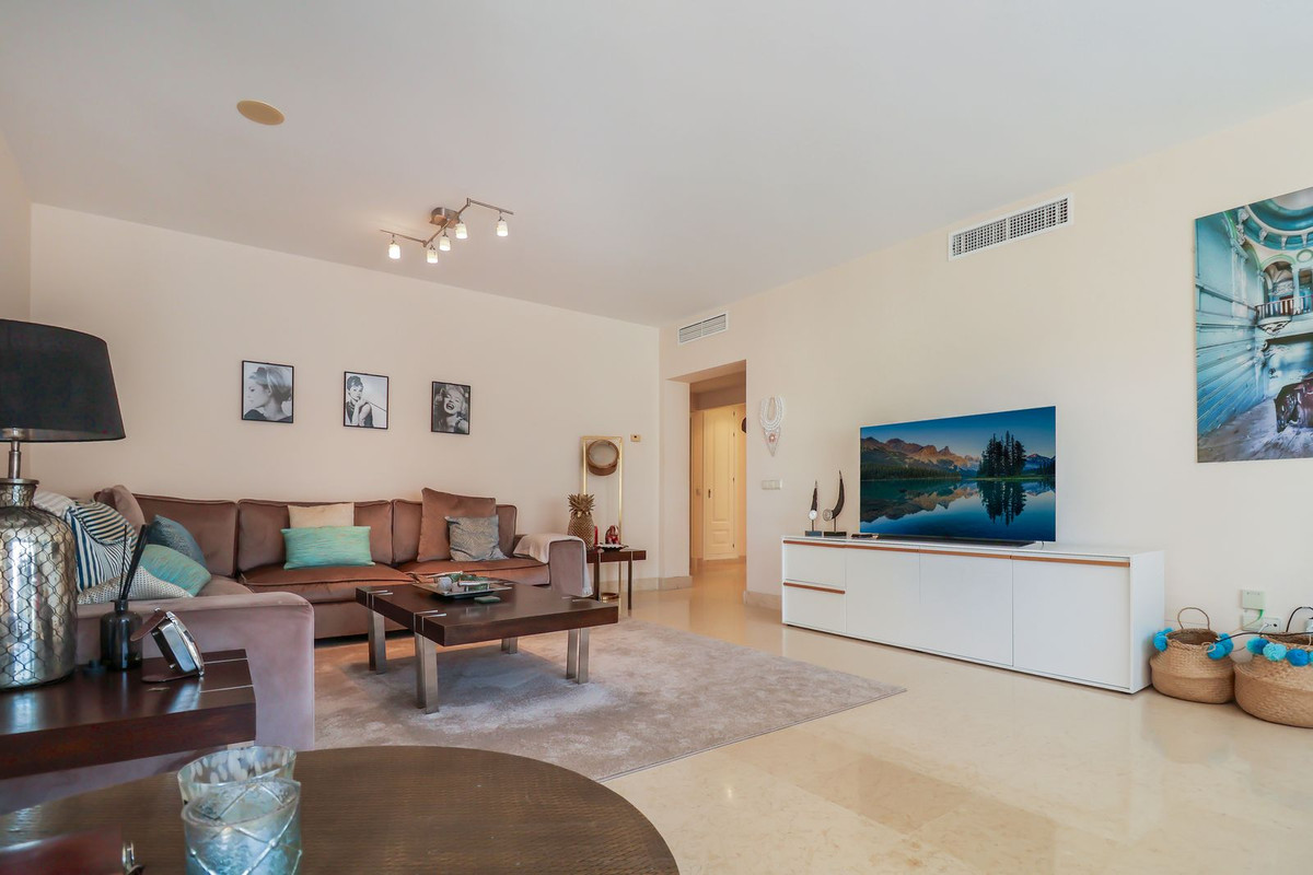 2 Bed Apartment for sale in Benahavís Costa Del Sol, Málaga, Spain