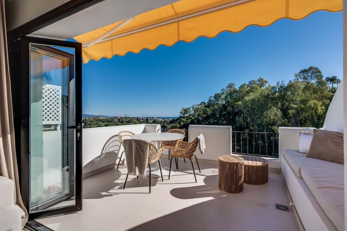 3 Bed Apartment for sale in Benahavís Costa Del Sol, Málaga, Spain