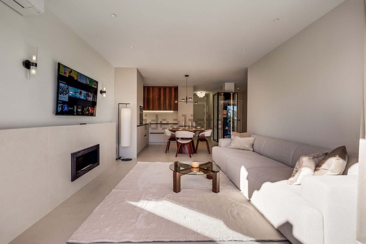 3 Bed Apartment for sale in Benahavís Costa Del Sol, Málaga, Spain