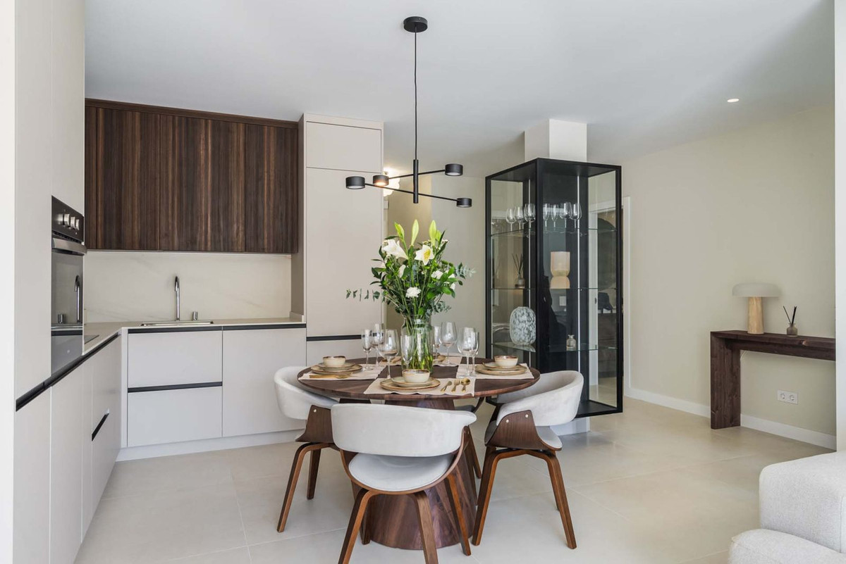 3 Bed Apartment for sale in Benahavís Costa Del Sol, Málaga, Spain