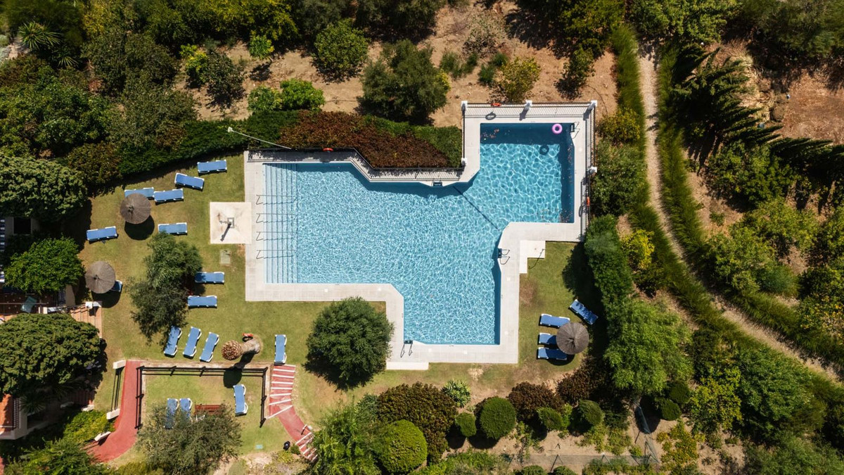 3 Bed Apartment for sale in Benahavís Costa Del Sol, Málaga, Spain
